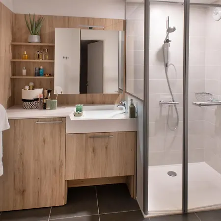 Domitys L'agapanthe Aparthotel *